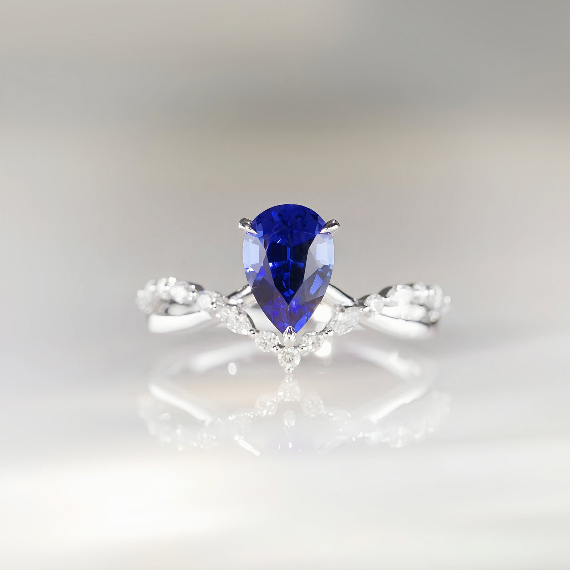 Pear Shaped Diamonds: The Perfect Teardrop for Unique Brides