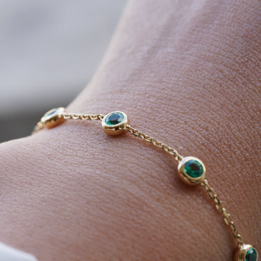 1.01ct Round Emerald, 18K Yellow Gold Bubble Bracelet
