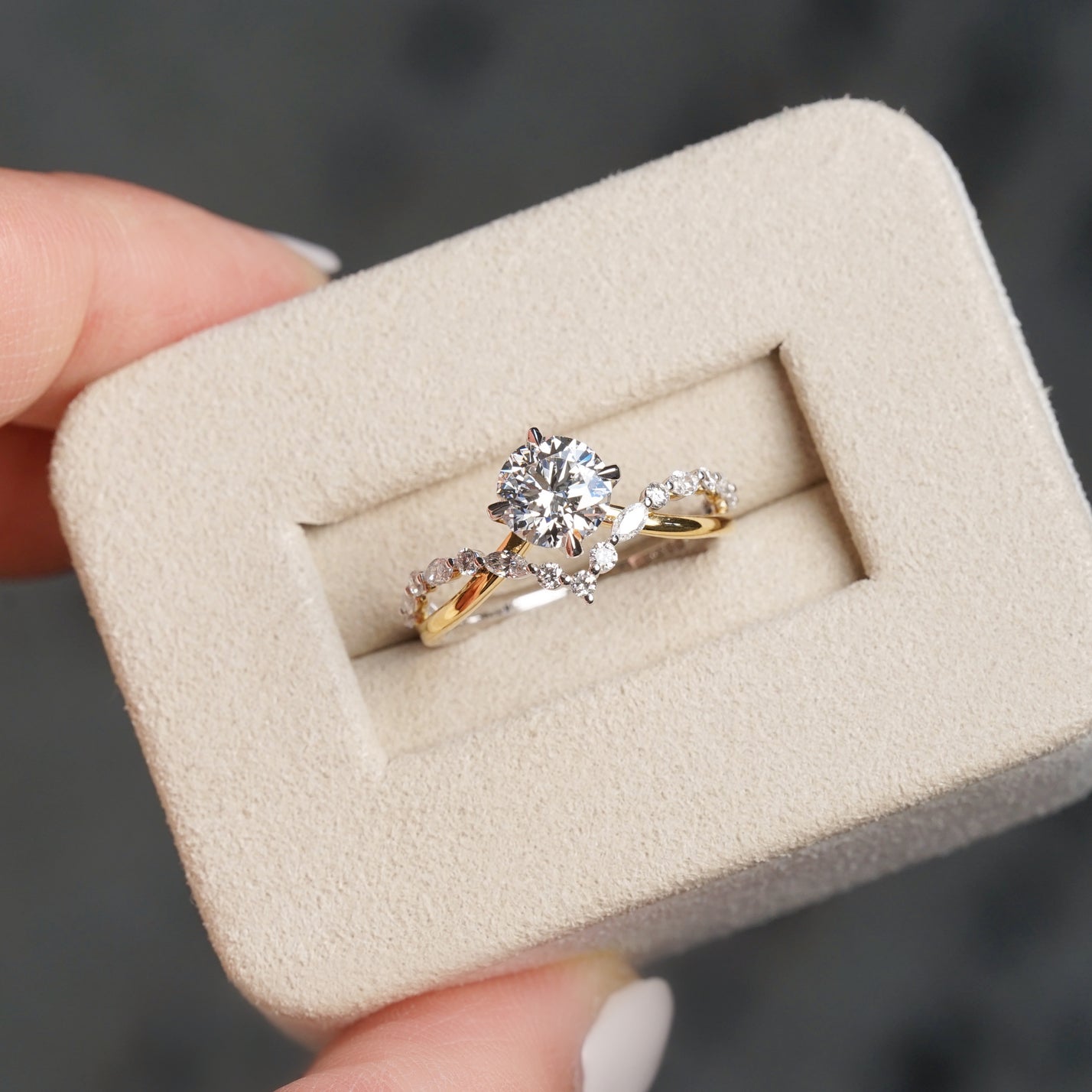 The One, IGI 1.01ct D VVS2 Round Lab Diamond, 18K Gold Two Tone Ring with V-shaped Twist Band
