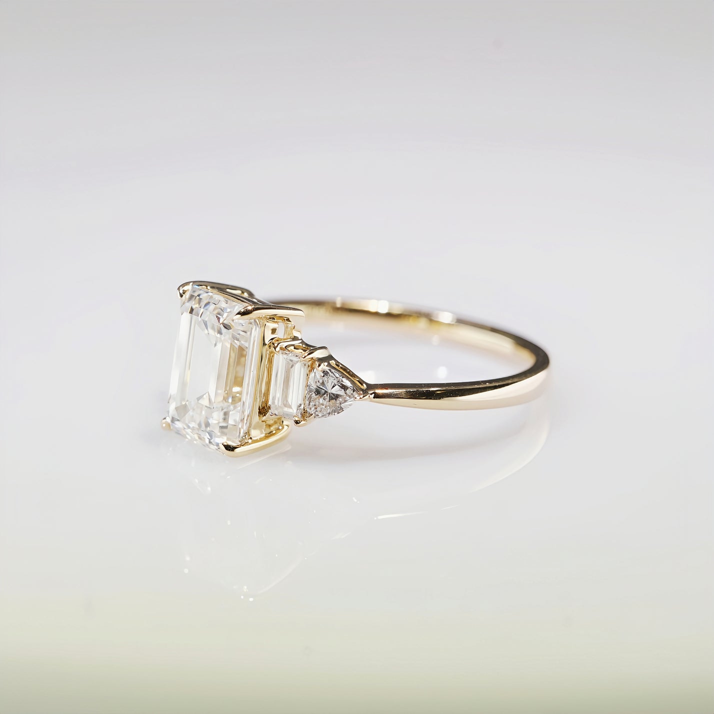 The Chapters, Emerald Cut Diamond Ring (Yan)