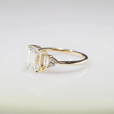 The Chapters, Emerald Cut Diamond Ring (Yan)