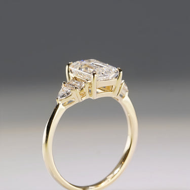 The Chapters, Emerald Cut Diamond Ring (Yan)