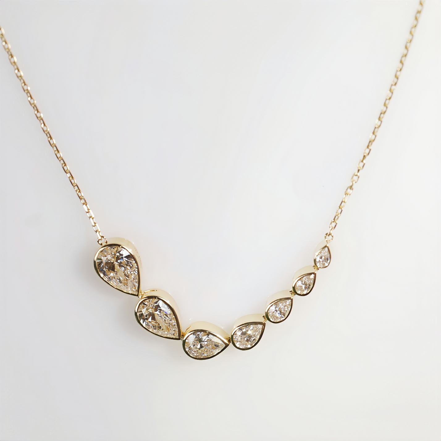 Keanis Signature Pear-Cut Diamond Dewline Necklace