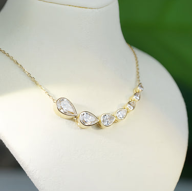 Keanis Signature Pear-Cut Diamond Dewline Necklace