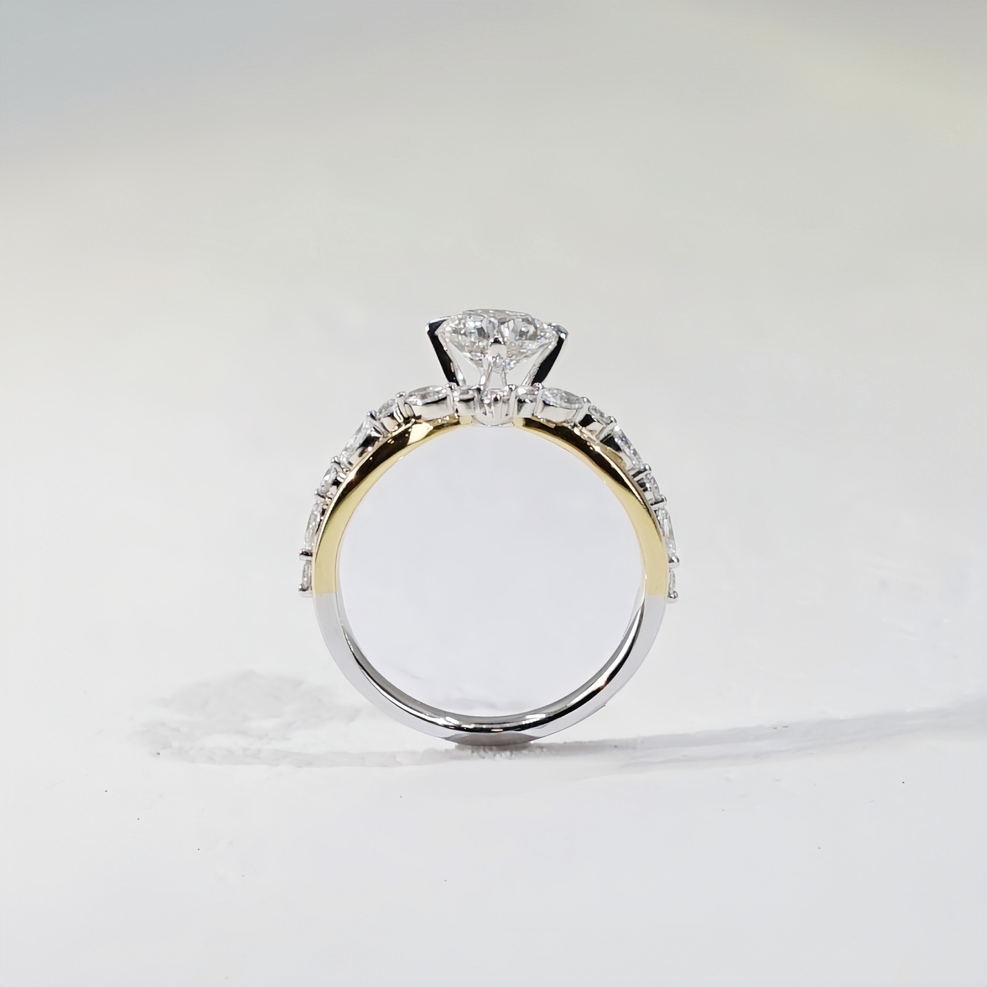 The One, Round Brilliant Diamond Ring with V-shaped Twist Band