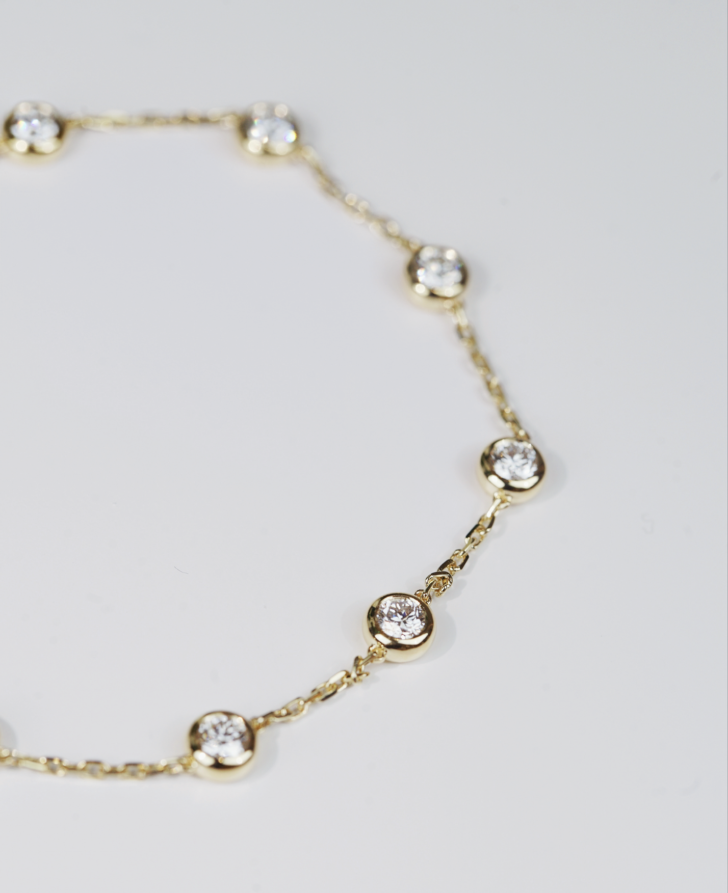 Round Brilliant Diamond Bubble Bracelet