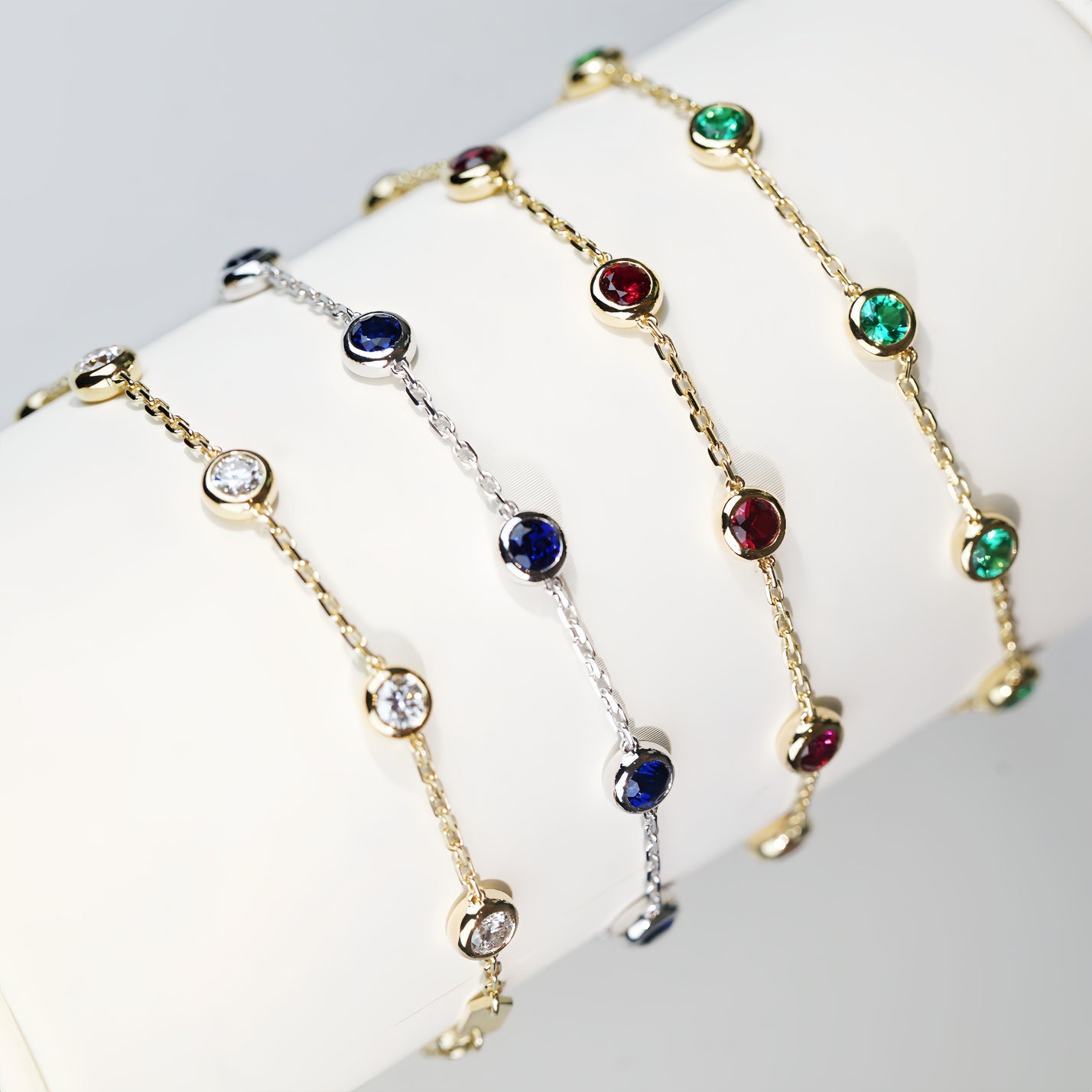 Round Brilliant Emerald Bubble Bracelet (test order)